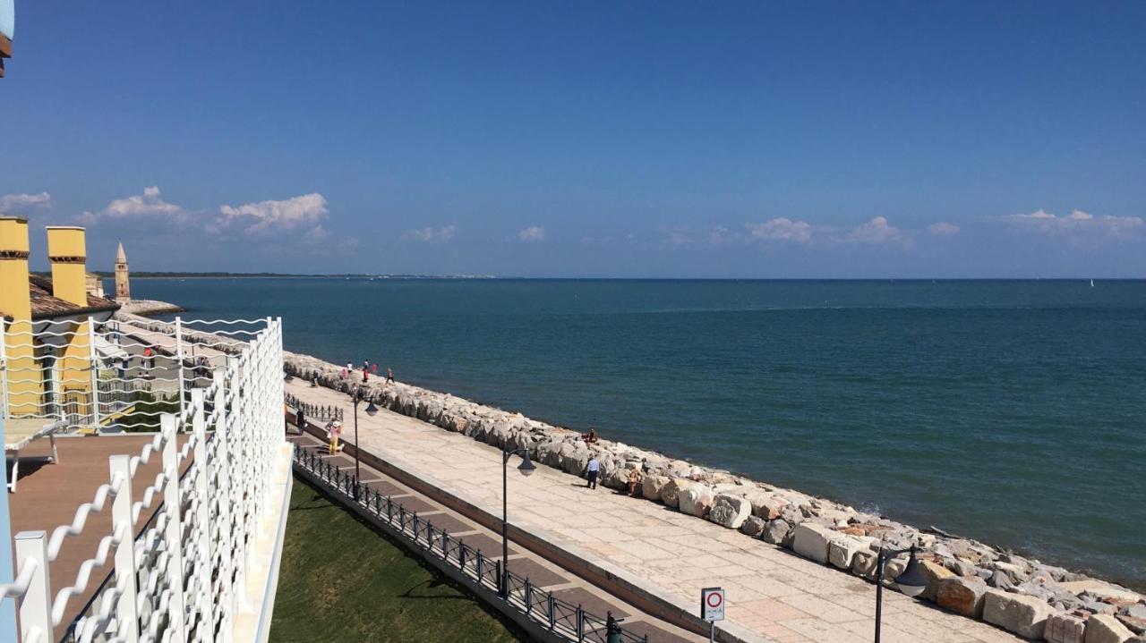 Ca Dell'Angelo - Caorle Aparthotel Exteriör bild